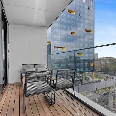 Lax Exquisite 1br,1bath -city Skyline Views Бухарест