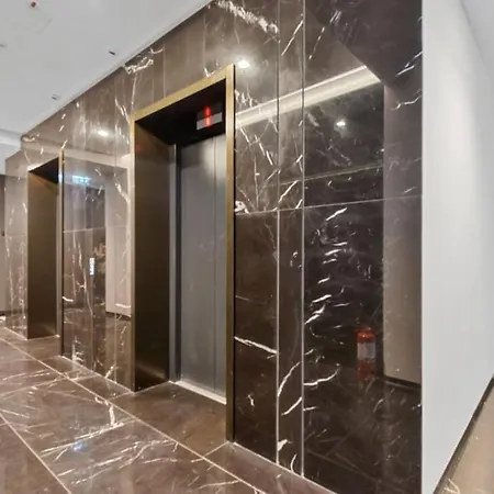 Апартаменты Lax Exquisite 1br,1bath -city Skyline Views Бухарест
