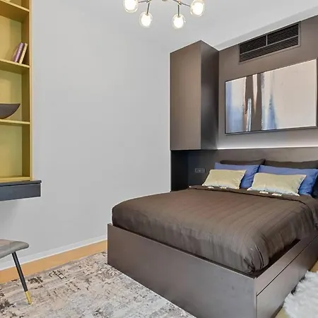Lax Exquisite 1br,1bath -city Skyline Views Бухарест