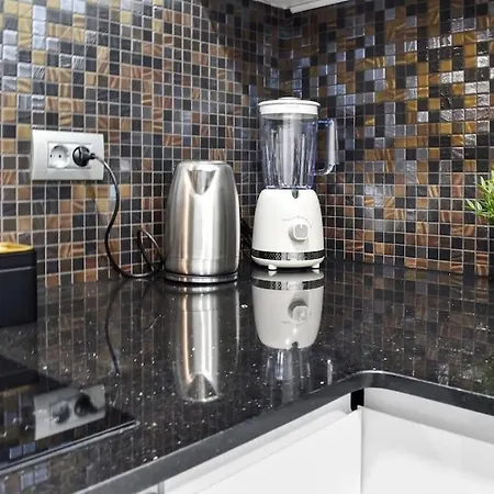 Lax Exquisite 1br,1bath -city Skyline Views Апартаменты Бухарест
