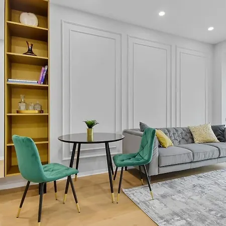 Lax Exquisite 1br,1bath -city Skyline Views Apartment