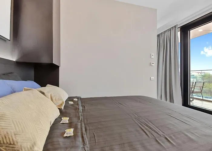 Lax Exquisite 1br,1bath -city Skyline Views *