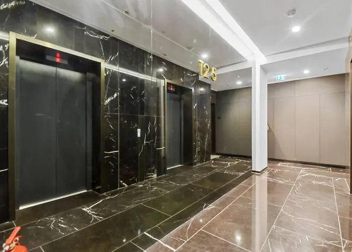 Lax Exquisite 1br,1bath -city Skyline Views *