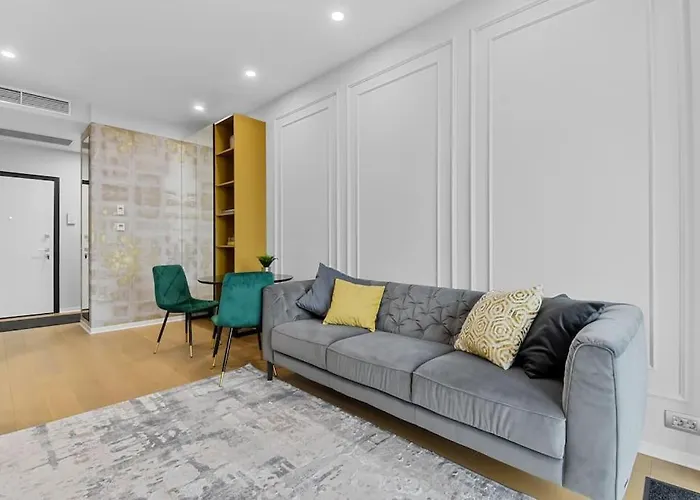 Lax Exquisite 1br,1bath -city Skyline Views Bucarest